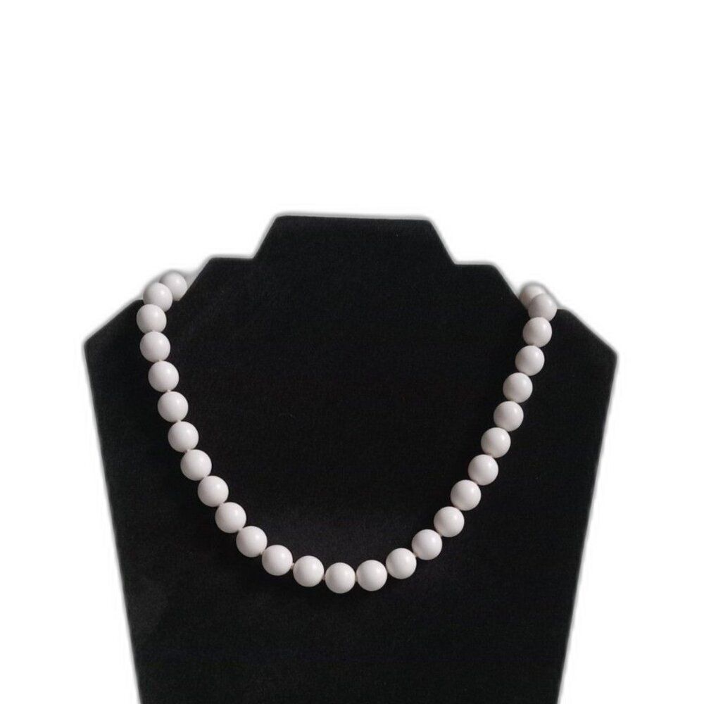 Vintage Japanese Solid White Beaded Single Strand Adjustable Classic Necklace